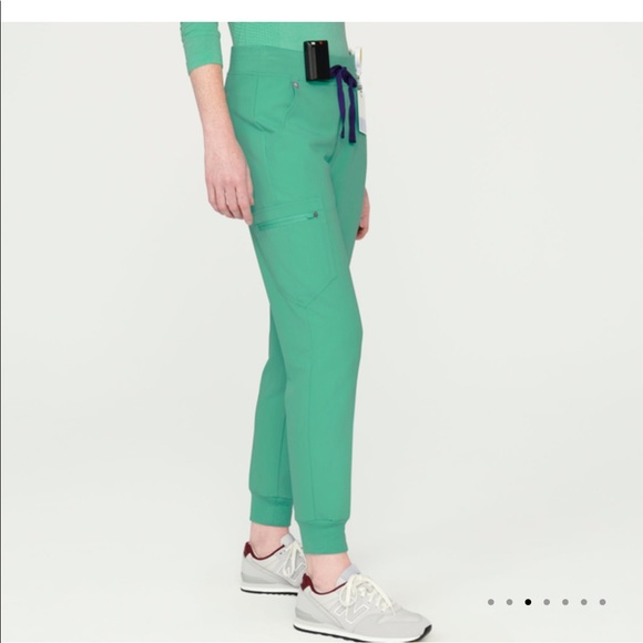 Surgical green scrubs set smalls NWT - Picture 4 of 4